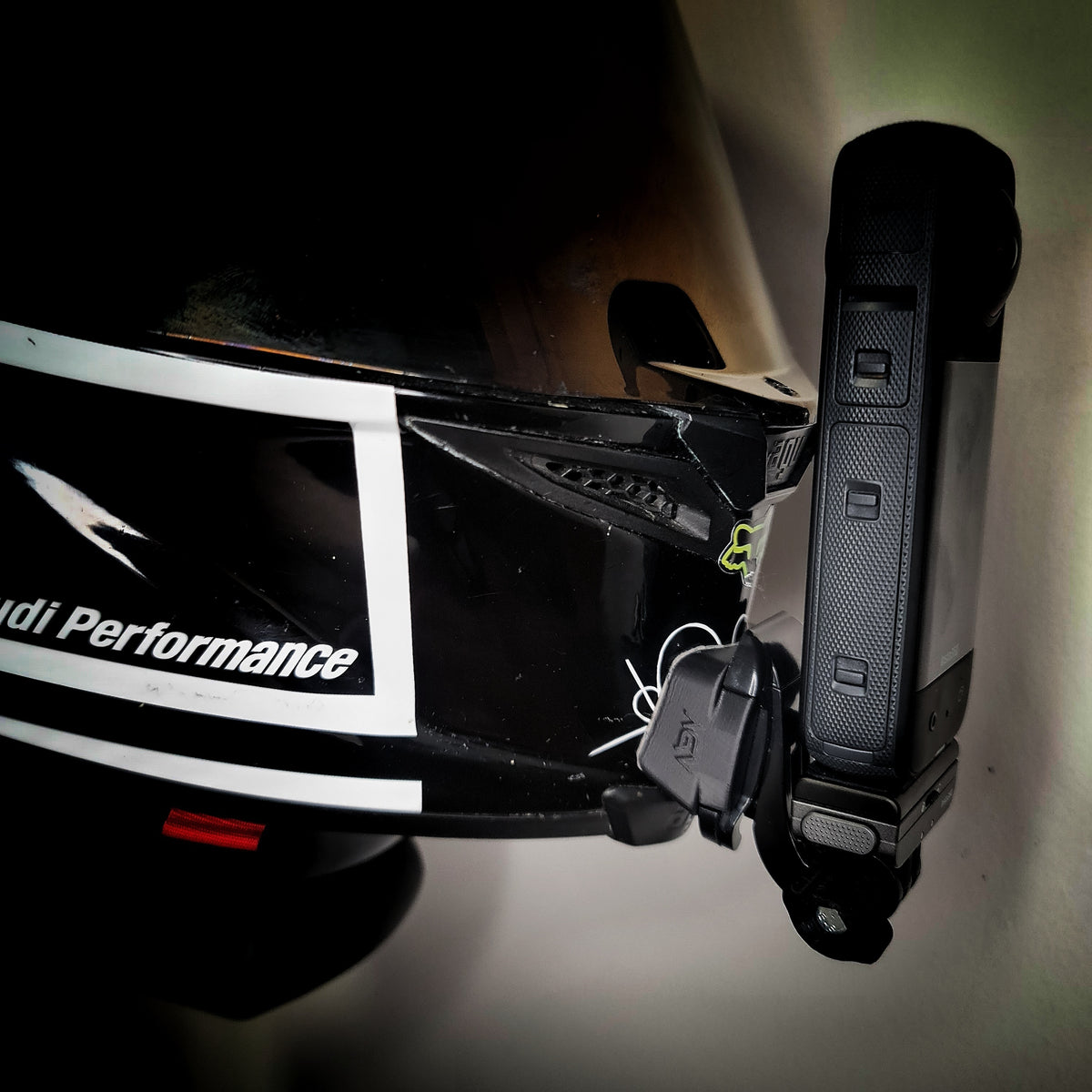 Soporte mentonera GoPro e Insta360 para casco AGV Corsa R - vista 2
